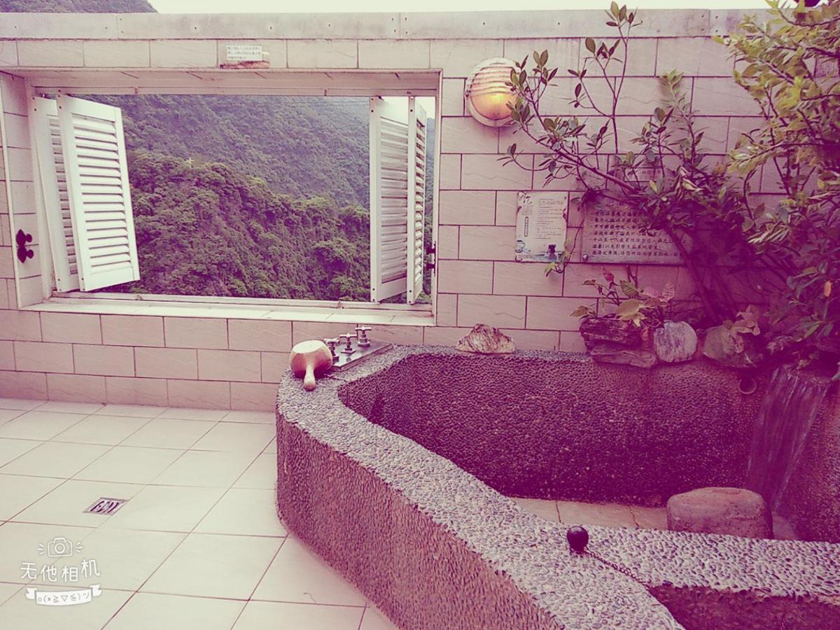 Mi Jing Garden Spring Resort Wulai Exterior photo