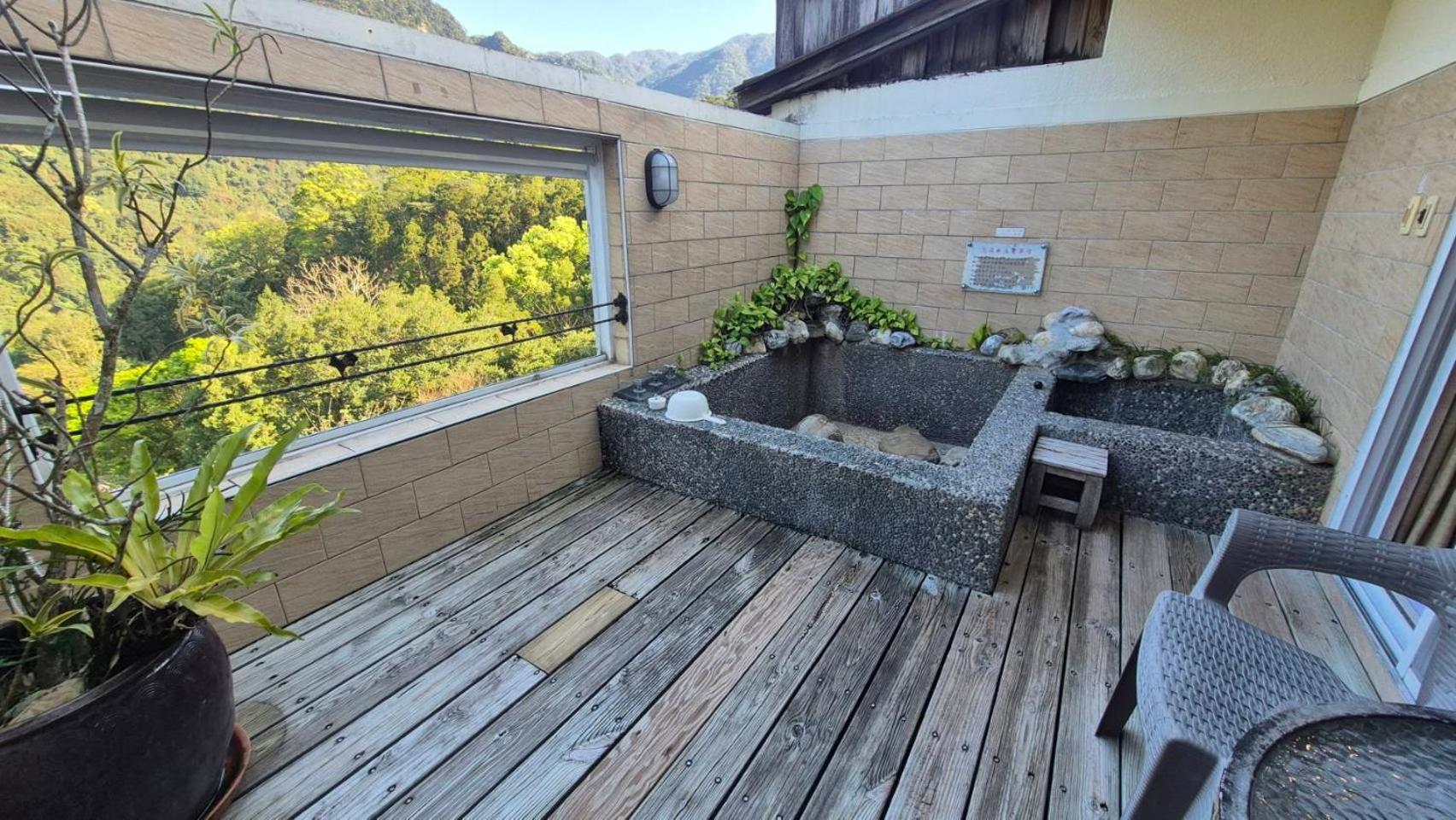 Mi Jing Garden Spring Resort Wulai Exterior photo